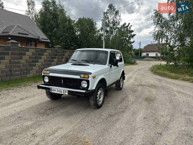 Білий ВАЗ 21214, об'ємом двигуна 1.7 л та пробігом 148 тис. км за 2600 $, фото 6 на Automoto.ua