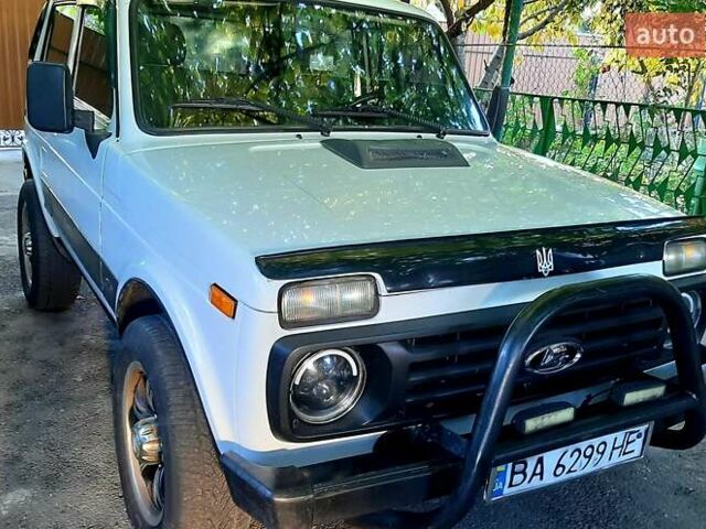 ВАЗ 21214 2006 в Захарьевка (Фрунзовка) на Automoto.ua Белый ВАЗ 21214, объемом двигателя 1.7 л и пробегом 200 тыс. км за 3500 $, фото 3 на Automoto.ua