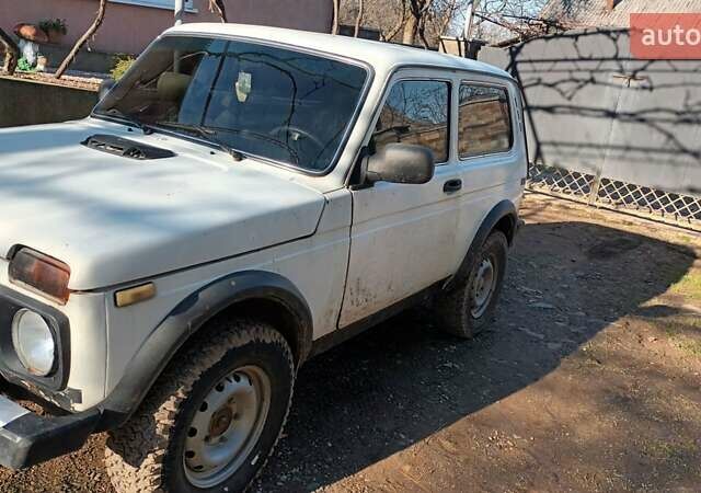 Білий ВАЗ 21214, об'ємом двигуна 1.7 л та пробігом 55 тис. км за 3300 $, фото 4 на Automoto.ua