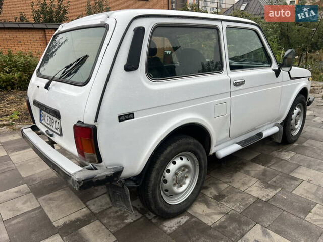Білий ВАЗ 21214, об'ємом двигуна 1.7 л та пробігом 200 тис. км за 3200 $, фото 2 на Automoto.ua