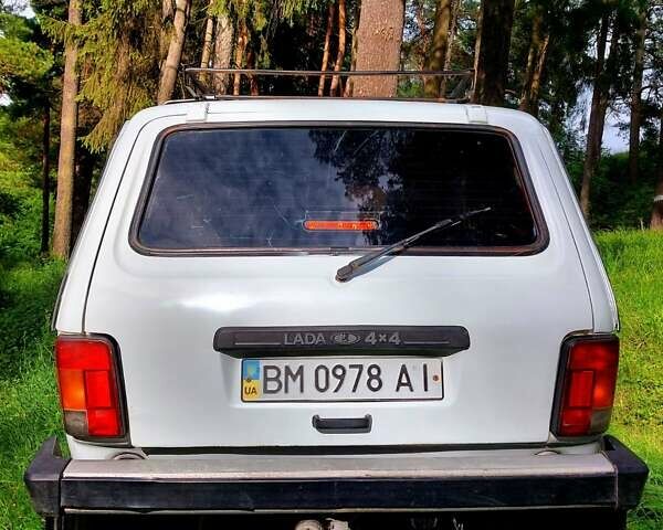 Белый ВАЗ 21214, объемом двигателя 1.69 л и пробегом 277 тыс. км за 2800 $, фото 5 на Automoto.ua