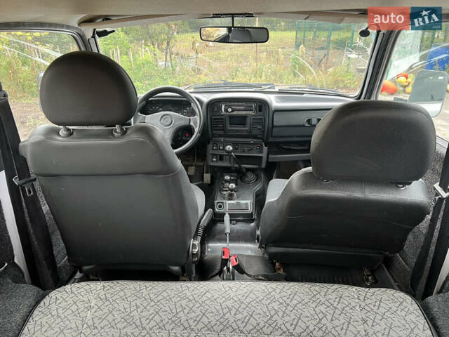 Білий ВАЗ 21214, об'ємом двигуна 1.7 л та пробігом 200 тис. км за 3200 $, фото 5 на Automoto.ua