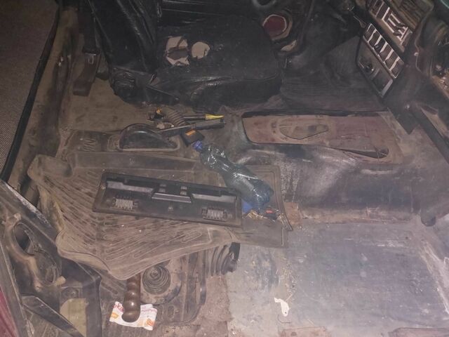 Белый ВАЗ 21214, объемом двигателя 1.6 л и пробегом 219 тыс. км за 1192 $, фото 10 на Automoto.ua