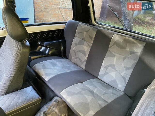 Білий ВАЗ 21214, об'ємом двигуна 1.7 л та пробігом 263 тис. км за 3700 $, фото 5 на Automoto.ua