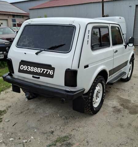 Білий ВАЗ 21214, об'ємом двигуна 1.7 л та пробігом 214 тис. км за 3200 $, фото 6 на Automoto.ua