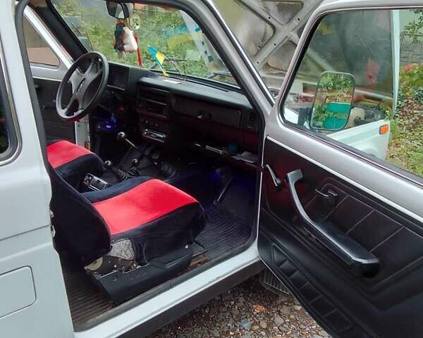 Белый ВАЗ 21214, объемом двигателя 1.7 л и пробегом 41 тыс. км за 5100 $, фото 17 на Automoto.ua