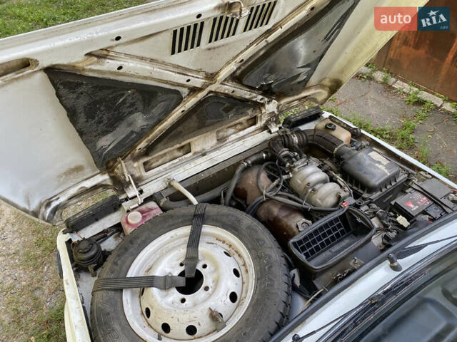 Білий ВАЗ 21214, об'ємом двигуна 1.7 л та пробігом 263 тис. км за 3700 $, фото 8 на Automoto.ua