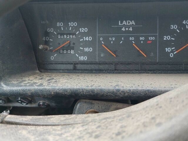 Белый ВАЗ 21214, объемом двигателя 1.6 л и пробегом 219 тыс. км за 1192 $, фото 4 на Automoto.ua