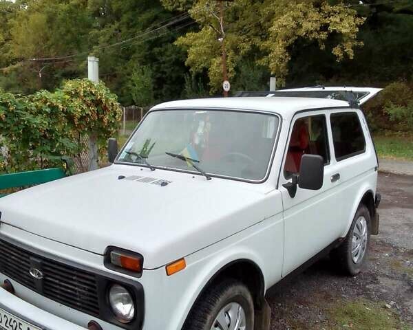 Белый ВАЗ 21214, объемом двигателя 1.7 л и пробегом 41 тыс. км за 5100 $, фото 4 на Automoto.ua