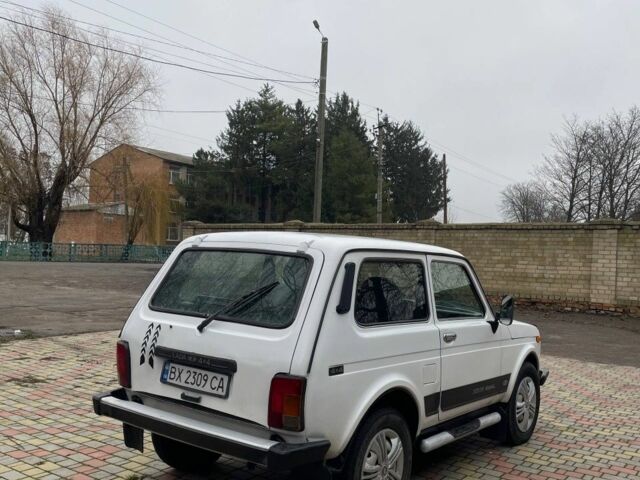 Білий ВАЗ 21214, об'ємом двигуна 1.7 л та пробігом 95 тис. км за 3700 $, фото 5 на Automoto.ua