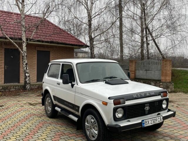 Білий ВАЗ 21214, об'ємом двигуна 1.7 л та пробігом 95 тис. км за 3700 $, фото 1 на Automoto.ua