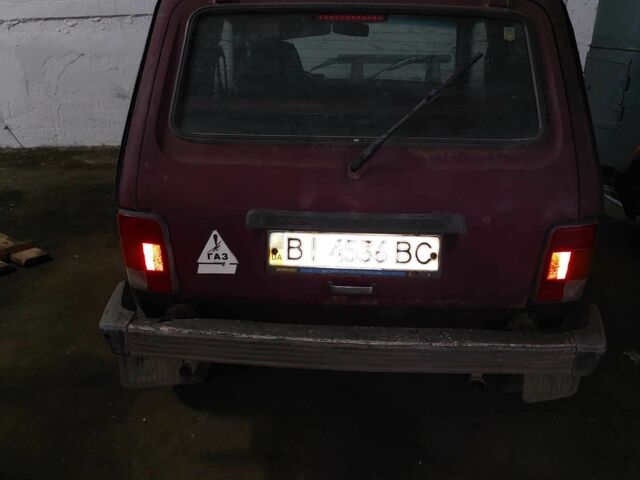 Белый ВАЗ 21214, объемом двигателя 1.6 л и пробегом 219 тыс. км за 1192 $, фото 5 на Automoto.ua