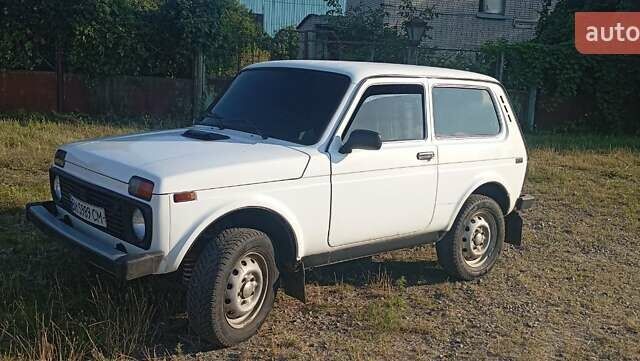 Белый ВАЗ 21214, объемом двигателя 1.7 л и пробегом 166 тыс. км за 3300 $, фото 1 на Automoto.ua
