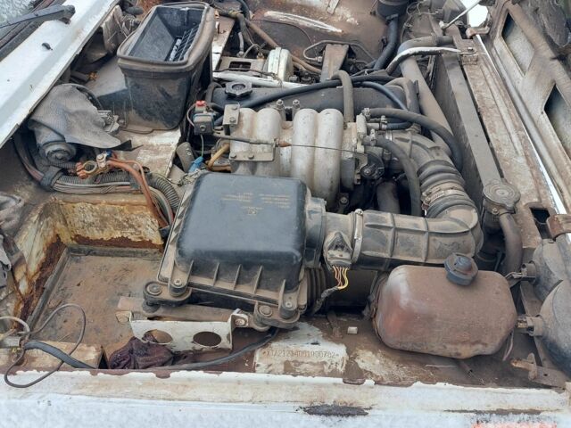 Белый ВАЗ 21214, объемом двигателя 1.6 л и пробегом 219 тыс. км за 1192 $, фото 3 на Automoto.ua