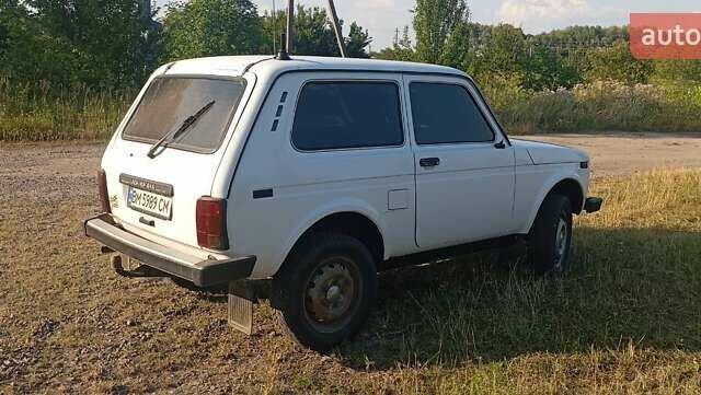 Белый ВАЗ 21214, объемом двигателя 1.7 л и пробегом 166 тыс. км за 3300 $, фото 2 на Automoto.ua