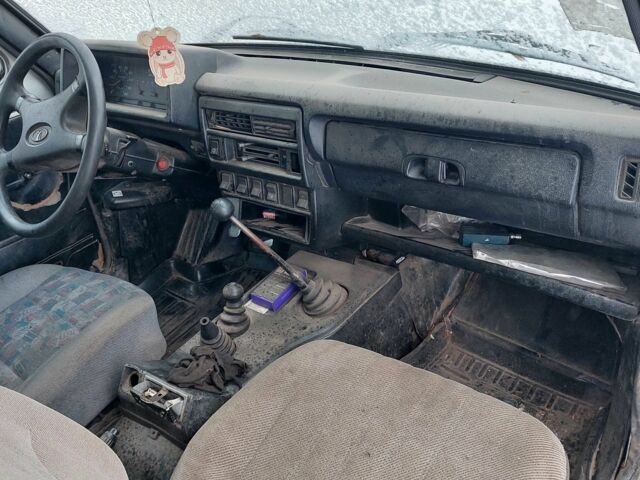 Белый ВАЗ 21214, объемом двигателя 1.6 л и пробегом 219 тыс. км за 1192 $, фото 2 на Automoto.ua