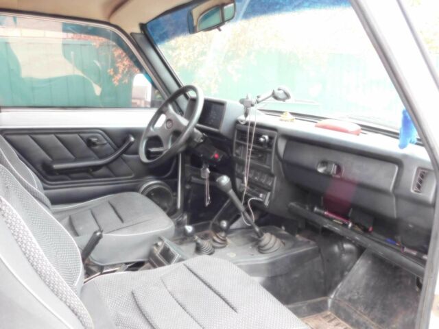 Белый ВАЗ 21214, объемом двигателя 1.7 л и пробегом 89 тыс. км за 2600 $, фото 9 на Automoto.ua