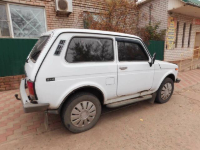 Белый ВАЗ 21214, объемом двигателя 1.7 л и пробегом 89 тыс. км за 2600 $, фото 5 на Automoto.ua