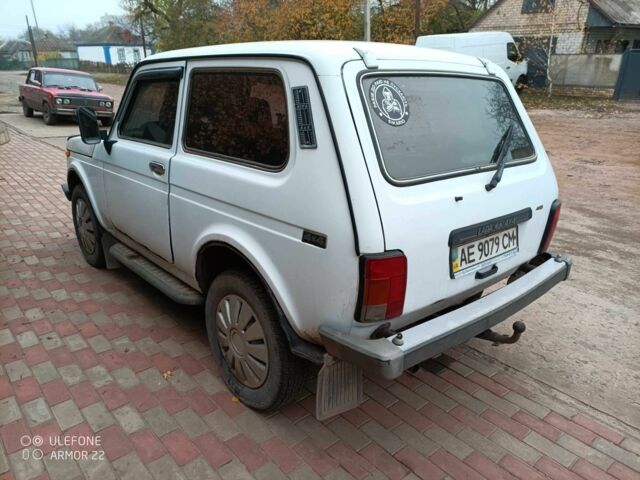 Белый ВАЗ 21214, объемом двигателя 1.7 л и пробегом 89 тыс. км за 2600 $, фото 2 на Automoto.ua