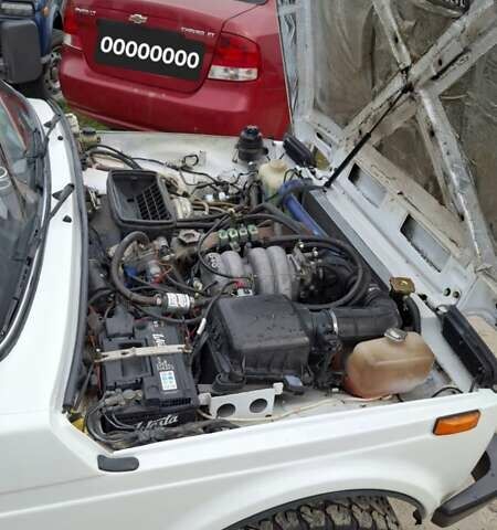 Білий ВАЗ 21214, об'ємом двигуна 1.7 л та пробігом 214 тис. км за 3200 $, фото 8 на Automoto.ua