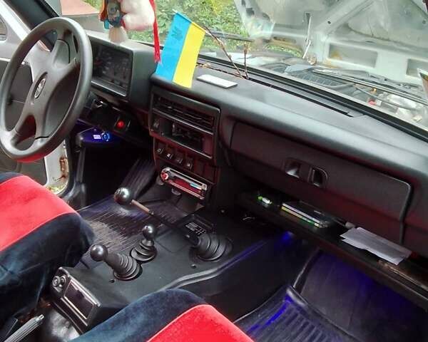 Белый ВАЗ 21214, объемом двигателя 1.7 л и пробегом 41 тыс. км за 5100 $, фото 13 на Automoto.ua