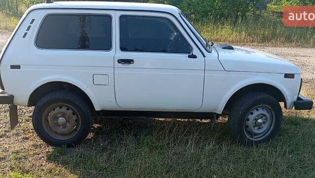 Белый ВАЗ 21214, объемом двигателя 1.7 л и пробегом 166 тыс. км за 3300 $, фото 7 на Automoto.ua