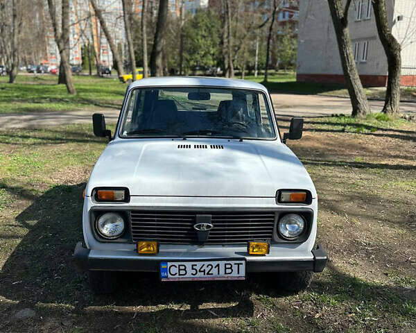 Білий ВАЗ 21214, об'ємом двигуна 1.69 л та пробігом 96 тис. км за 2900 $, фото 5 на Automoto.ua
