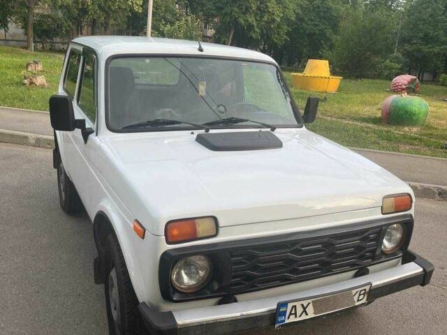 Білий ВАЗ 21214, об'ємом двигуна 1.69 л та пробігом 170 тис. км за 4000 $, фото 3 на Automoto.ua