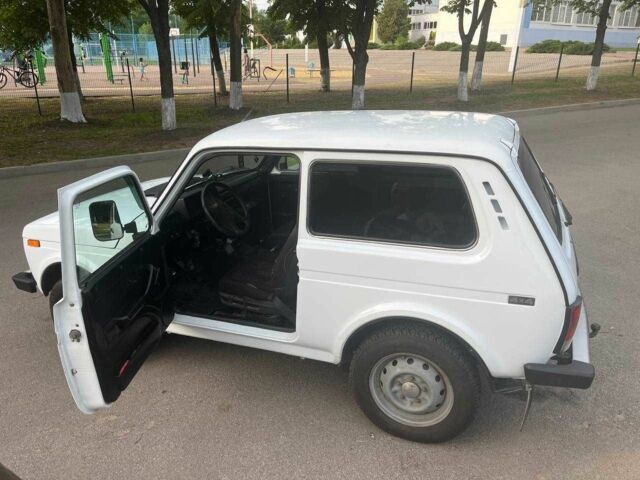 Білий ВАЗ 21214, об'ємом двигуна 1.69 л та пробігом 170 тис. км за 4000 $, фото 6 на Automoto.ua