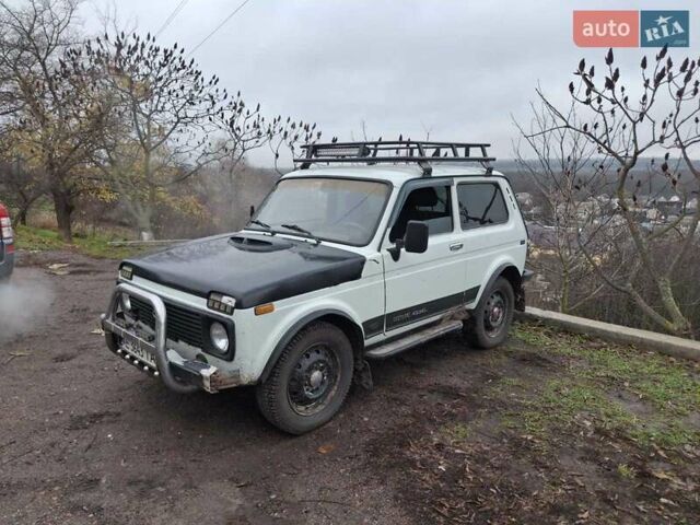 Білий ВАЗ 21214, об'ємом двигуна 1.69 л та пробігом 180 тис. км за 3400 $, фото 4 на Automoto.ua