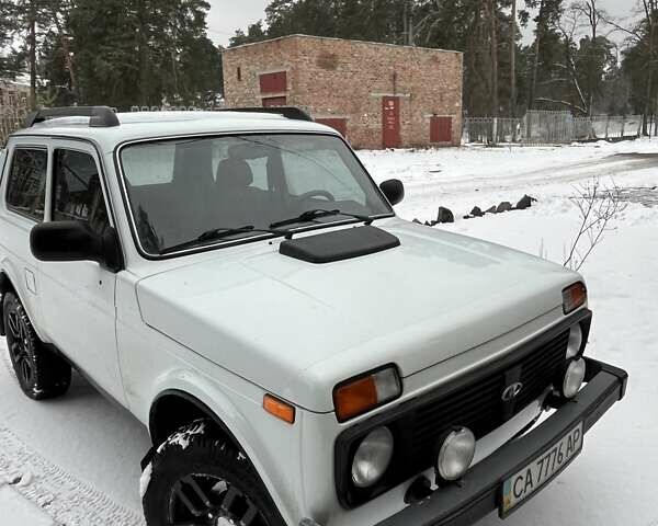 Білий ВАЗ 21214, об'ємом двигуна 0 л та пробігом 179 тис. км за 5100 $, фото 1 на Automoto.ua