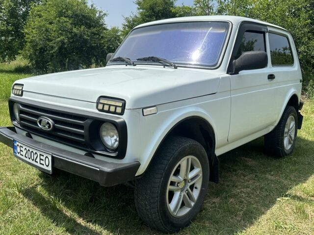 ВАЗ 21214 2010 в Черновцах на Automoto.ua Белый ВАЗ 21214, объемом двигателя 1.7 л и пробегом 120 тыс. км за 4200 $, фото 2 на Automoto.ua