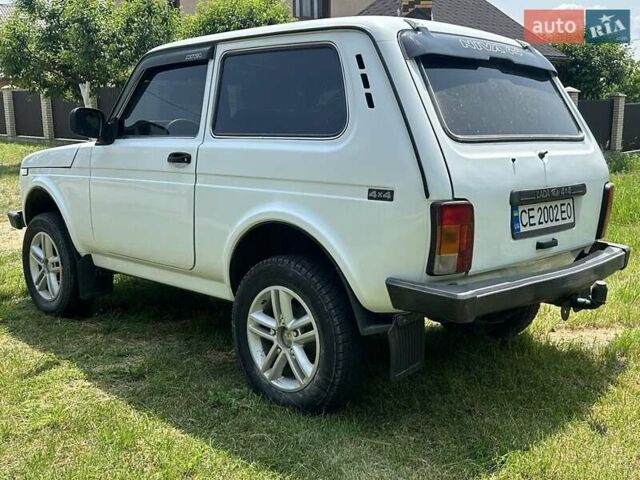 Белый ВАЗ 21214, объемом двигателя 1.7 л и пробегом 120 тыс. км за 4200 $, фото 2 на Automoto.ua