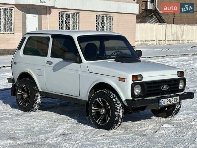 Белый ВАЗ 21214, объемом двигателя 1.7 л и пробегом 150 тыс. км за 3700 $, фото 8 на Automoto.ua
