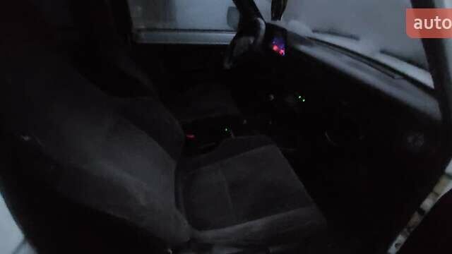 Білий ВАЗ 21214, об'ємом двигуна 1.7 л та пробігом 170 тис. км за 4500 $, фото 7 на Automoto.ua