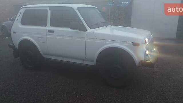 Білий ВАЗ 21214, об'ємом двигуна 1.7 л та пробігом 170 тис. км за 4500 $, фото 8 на Automoto.ua