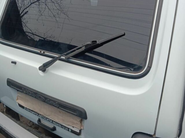 Белый ВАЗ 21214, объемом двигателя 1.7 л и пробегом 77 тыс. км за 4500 $, фото 4 на Automoto.ua