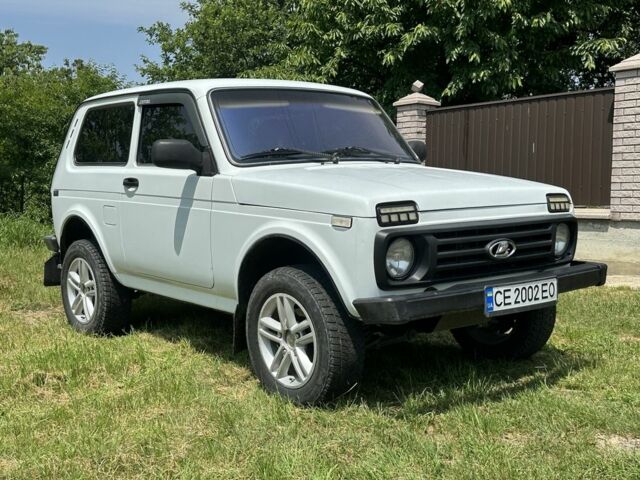 ВАЗ 21214 2010 в Черновцах на Automoto.ua Белый ВАЗ 21214, объемом двигателя 1.7 л и пробегом 120 тыс. км за 4200 $, фото 4 на Automoto.ua