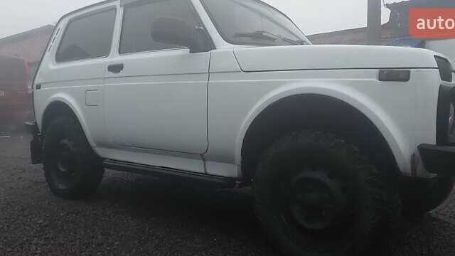 Білий ВАЗ 21214, об'ємом двигуна 1.7 л та пробігом 170 тис. км за 4500 $, фото 2 на Automoto.ua