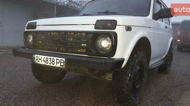 Білий ВАЗ 21214, об'ємом двигуна 1.7 л та пробігом 170 тис. км за 4500 $, фото 1 на Automoto.ua