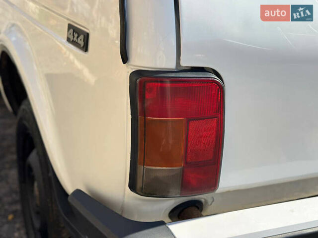ВАЗ 21214 2011 у Дніпро (Дніпропетровську) на Automoto.ua Білий ВАЗ 21214, об'ємом двигуна 1.7 л та пробігом 295 тис. км за 3599 $, фото 21 на Automoto.ua