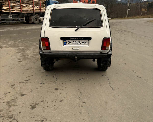Белый ВАЗ 21214, объемом двигателя 1.7 л и пробегом 250 тыс. км за 4200 $, фото 5 на Automoto.ua