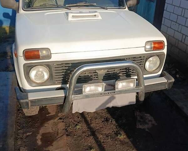 Белый ВАЗ 21214, объемом двигателя 1.7 л и пробегом 77 тыс. км за 5800 $, фото 3 на Automoto.ua