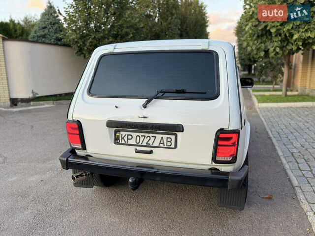 Білий ВАЗ 21214, об'ємом двигуна 1.7 л та пробігом 160 тис. км за 3999 $, фото 5 на Automoto.ua