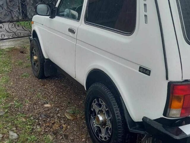 Белый ВАЗ 21214, объемом двигателя 1.7 л и пробегом 151 тыс. км за 3900 $, фото 5 на Automoto.ua