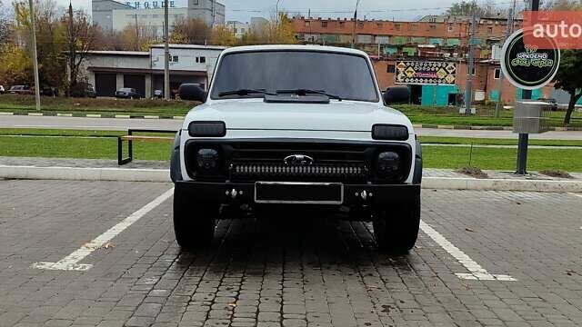 ВАЗ 21214 2011 в Харькове на Automoto.ua Белый ВАЗ 21214, объемом двигателя 1.69 л и пробегом 197 тыс. км за 5500 $, фото 1 на Automoto.ua