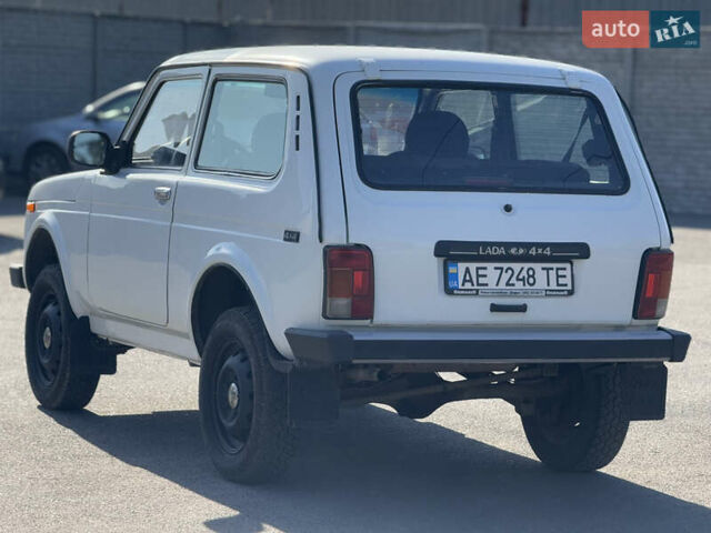 ВАЗ 21214 2011 в Днепре (Днепропетровске) на Automoto.ua Белый ВАЗ 21214, объемом двигателя 1.69 л и пробегом 295 тыс. км за 3599 $, фото 2 на Automoto.ua