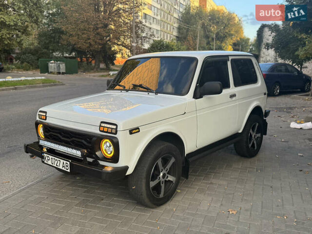 Білий ВАЗ 21214, об'ємом двигуна 1.7 л та пробігом 160 тис. км за 3999 $, фото 19 на Automoto.ua