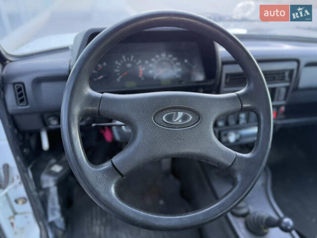 ВАЗ 21214 2011 в Днепре (Днепропетровске) на Automoto.ua Белый ВАЗ 21214, объемом двигателя 1.69 л и пробегом 295 тыс. км за 3599 $, фото 16 на Automoto.ua