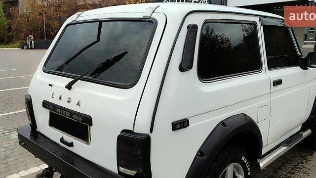 ВАЗ 21214 2011 в Харькове на Automoto.ua Белый ВАЗ 21214, объемом двигателя 1.69 л и пробегом 197 тыс. км за 5500 $, фото 4 на Automoto.ua